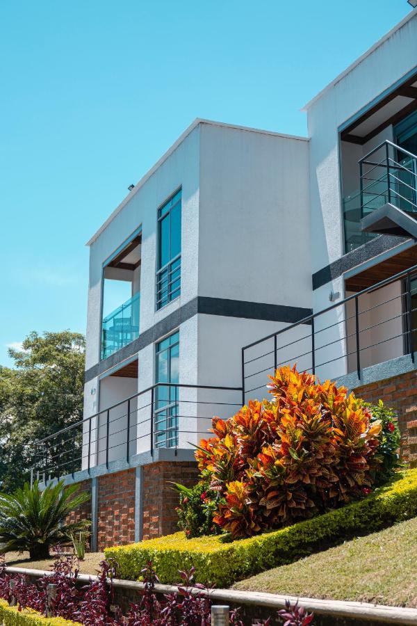 Hotel Syvanna Wellness And Spa Cerritos Exterior photo
